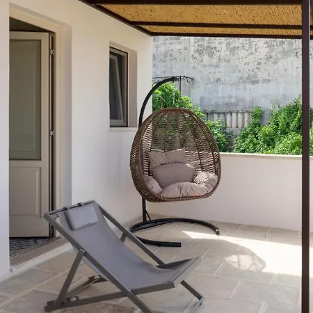 Palazzo Frangipane Bed and Breakfast Salve