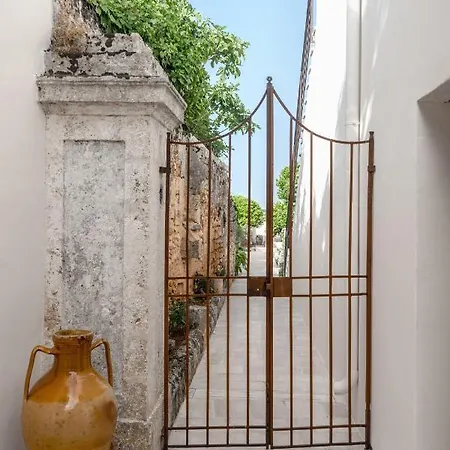 Palazzo Frangipane 4* Salve