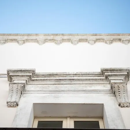 Palazzo Frangipane فندق مبيت وإفطار