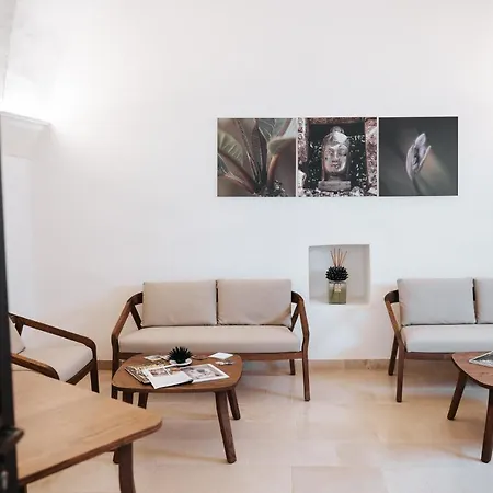Palazzo Frangipane Bed & Breakfast *